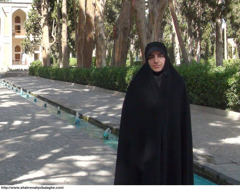هر دانش آموز، در طول ۱۲ سال تحصیل باید حافظ قرآن شود